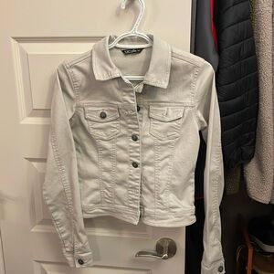 Ladies size small cream jean jacket.